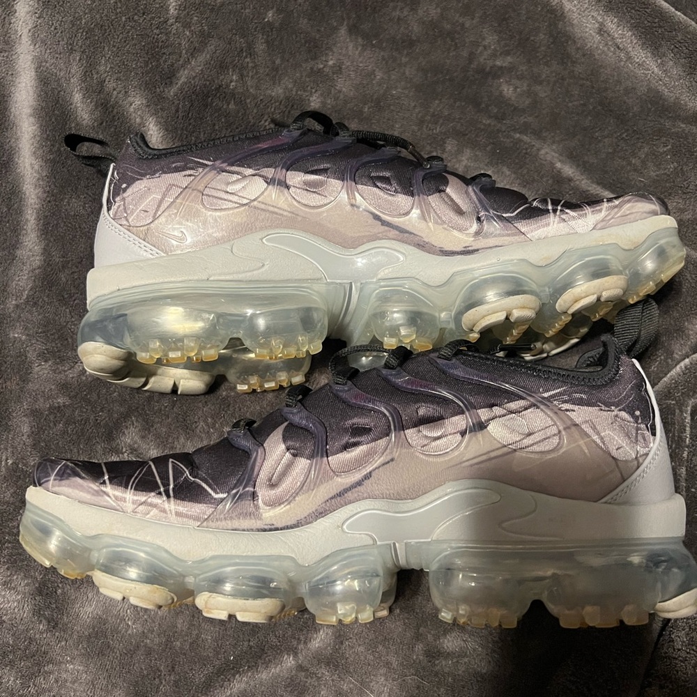 AIR VAPORMAX PLUS 'LA REQUIN GREY'